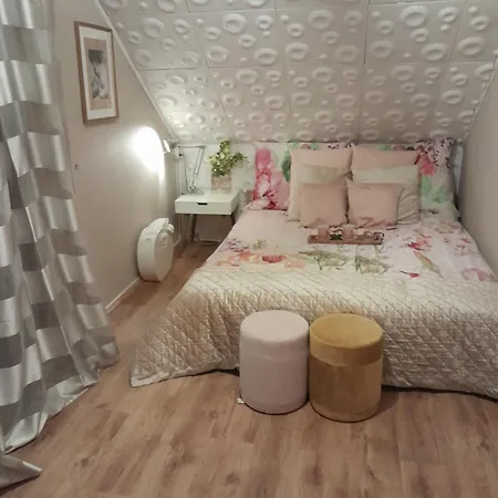 Abai-szallas Holiday home *