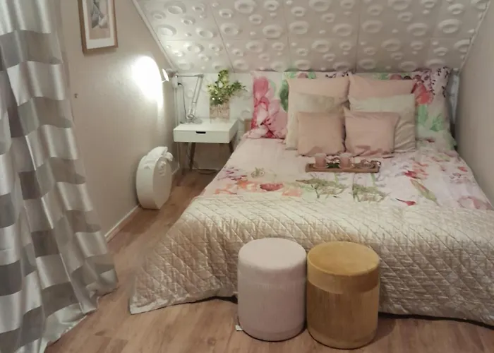 Abai-szallas Holiday home *